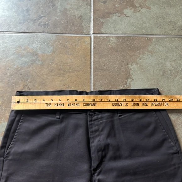 Dickies black workwear 5 pocket shorts, men’s size 38 good condition, baggy - Picture 5 of 7